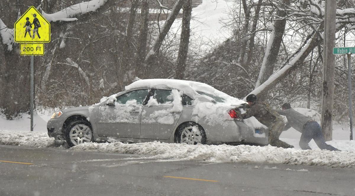 Snow Slams St Louis One Foot Of Snow Piles Up Across The Region