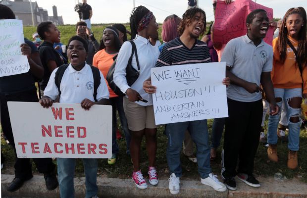 Vashon students protest claiming a poor education environment