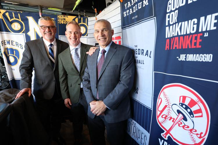 Joe Buck on ESPN baseball.png