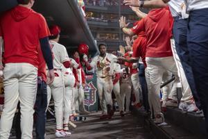 Cardinals take on Rockies at Busch Stadium