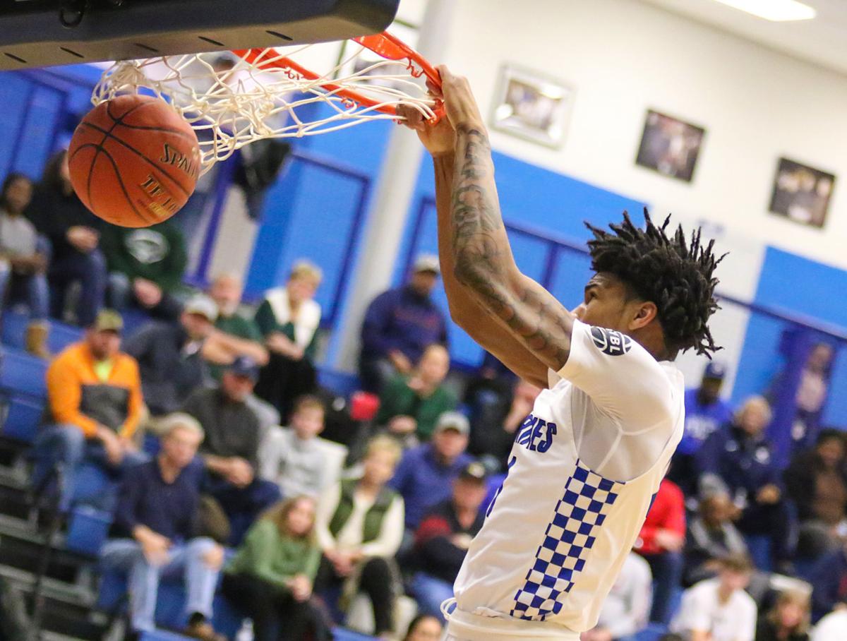 Vashon Shoots The Lights Out Survives Mehlville S Comeback Bid