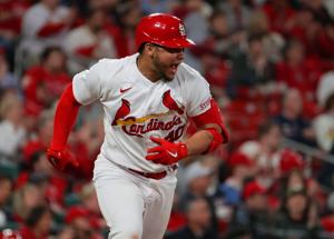 Willson Contreras to resume catching duties for Cardinals on Monday night against Brewers