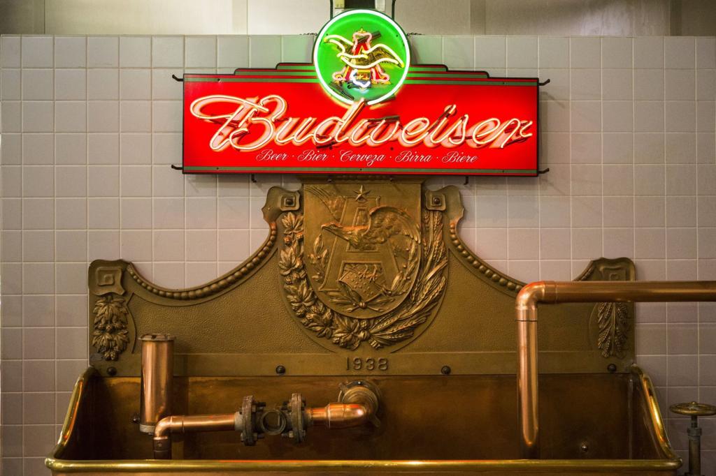 A Decade After Anheuser Busch S Sale Beer Still Pours From St Louis Brewery But Much Has Changed Local Business Stltoday Com