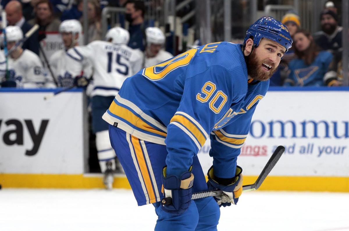 Ryan O'Reilly St. Louis Blues Unsigned Alternate Jersey Shooting Photo –  GameRoomPlaza