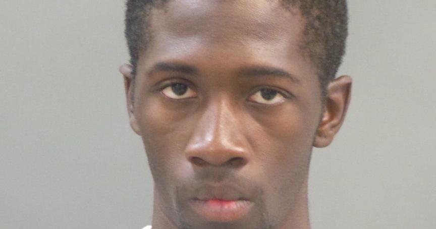 Man charged in robbery, shooting at St. Louis convenience store
