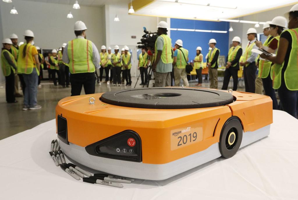 Amazon Begins Hiring 1 500 Employees For New Robot Equipped Facility In St Peters Local Business Stltoday Com