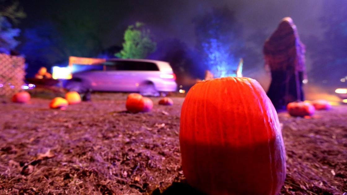 Photos: Scenes from the Grant&#39;s Farm Halloween Drive-Thru Experience | Entertainment | comicsahoy.com