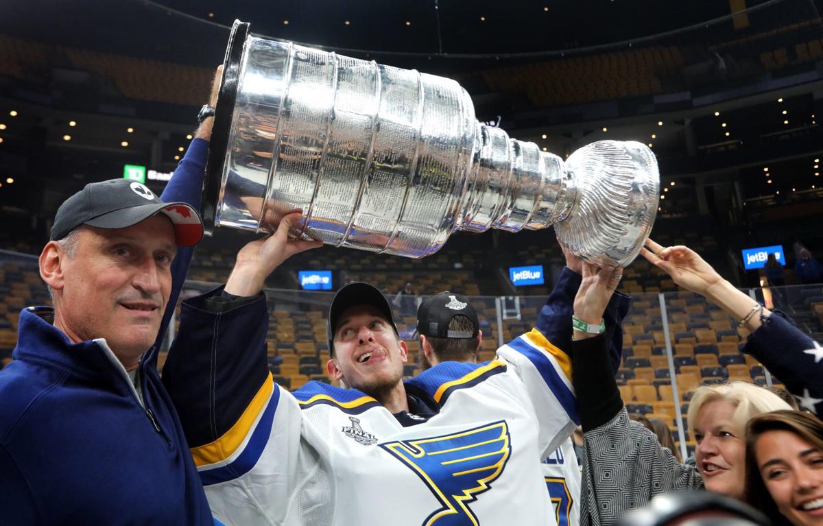 Baby Tarasenko is on the Stanley Cup, Amazing Family Picture :  r/stlouisblues