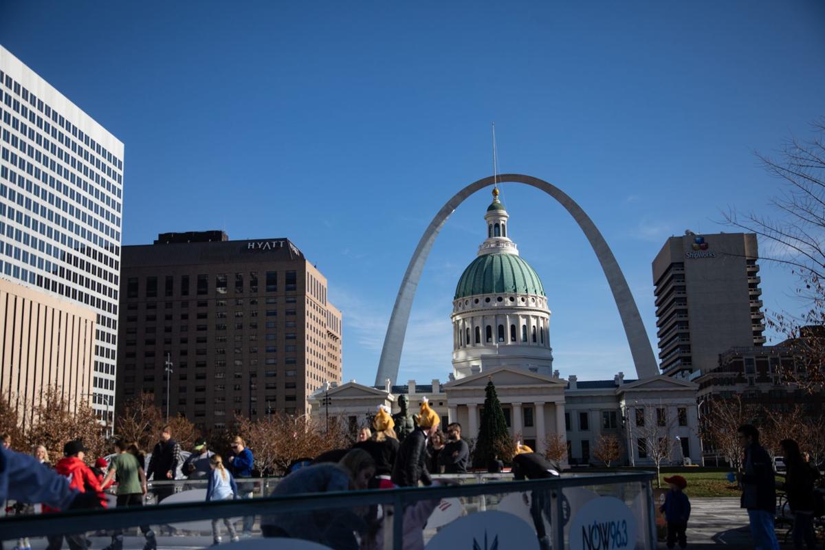 Photos Ice Skating At Kiener Plaza S Winterfest Entertainment Stltoday Com - courthouse roblox