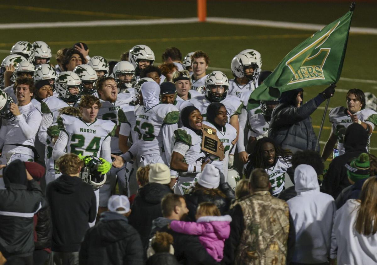 Fort Zumwalt North gets spark from fake punt, beats previously unbeaten St.  Dominic