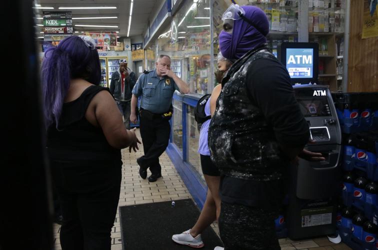 Protesters return to Ferguson