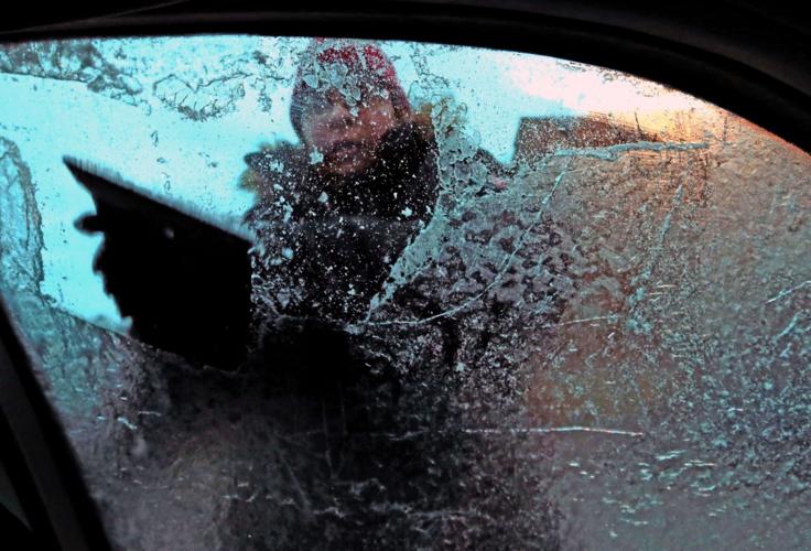 Sleet, freezing rain make St. Louis morning commute treacherous
