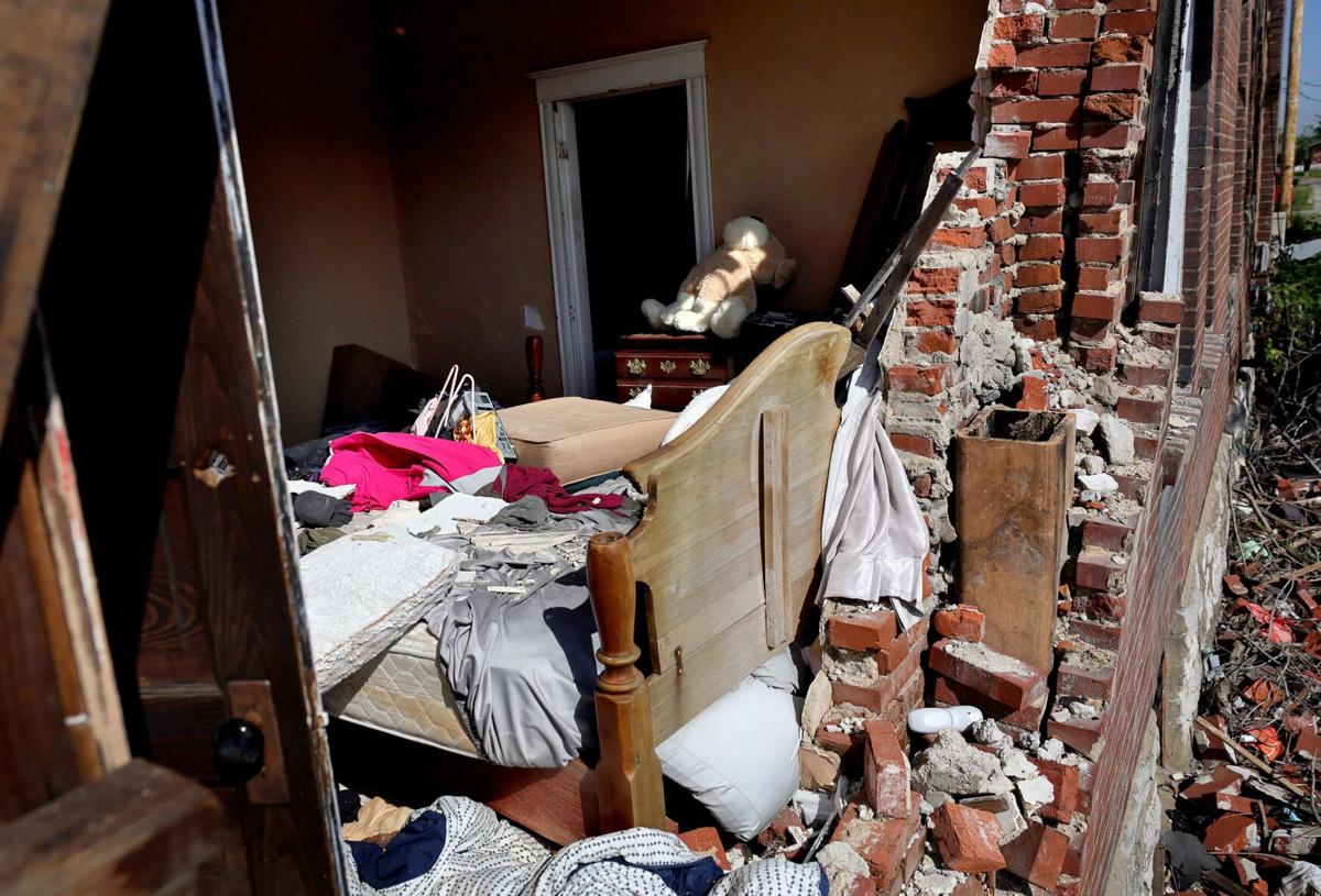 Tornado damage in North Ӱԭ