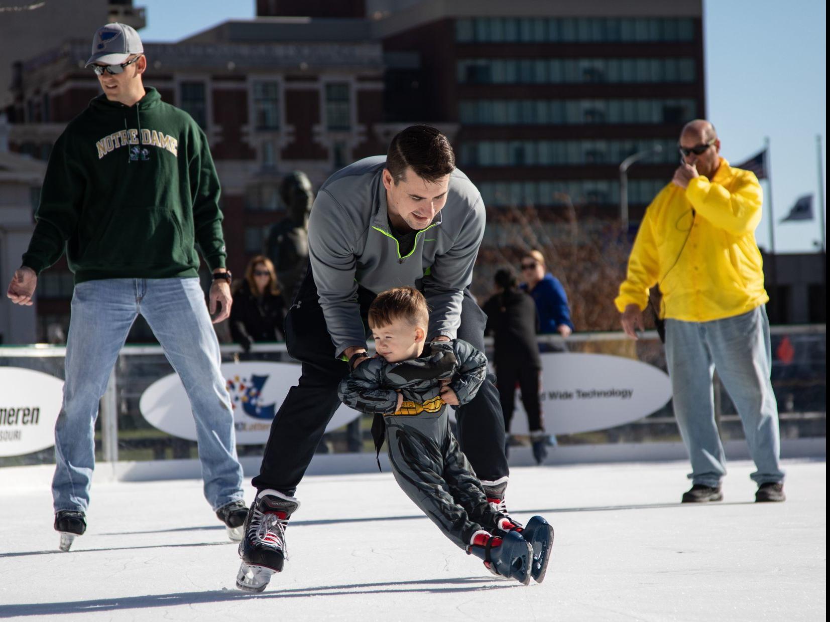 Photos Ice Skating At Kiener Plaza S Winterfest Entertainment Stltoday Com - ice skating games in roblox