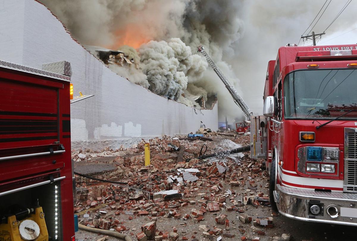 Five-alarm fire destroys St. Louis warehouse