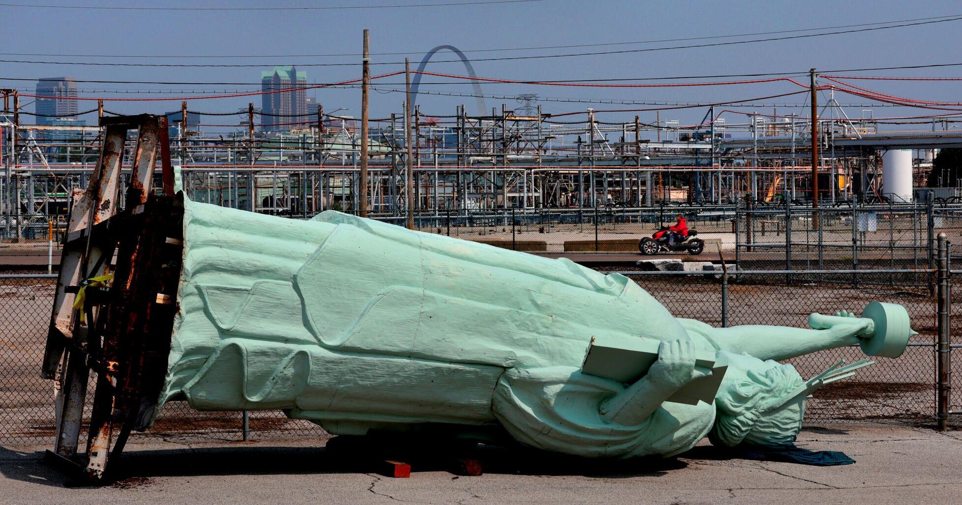 The Statue of Liberty has arrived in Sauget. Sort of. - Vimarsana News