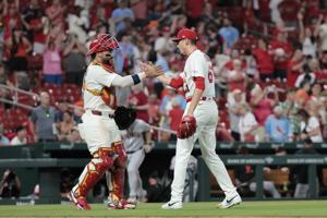 Cardinals kick off series against the Giants