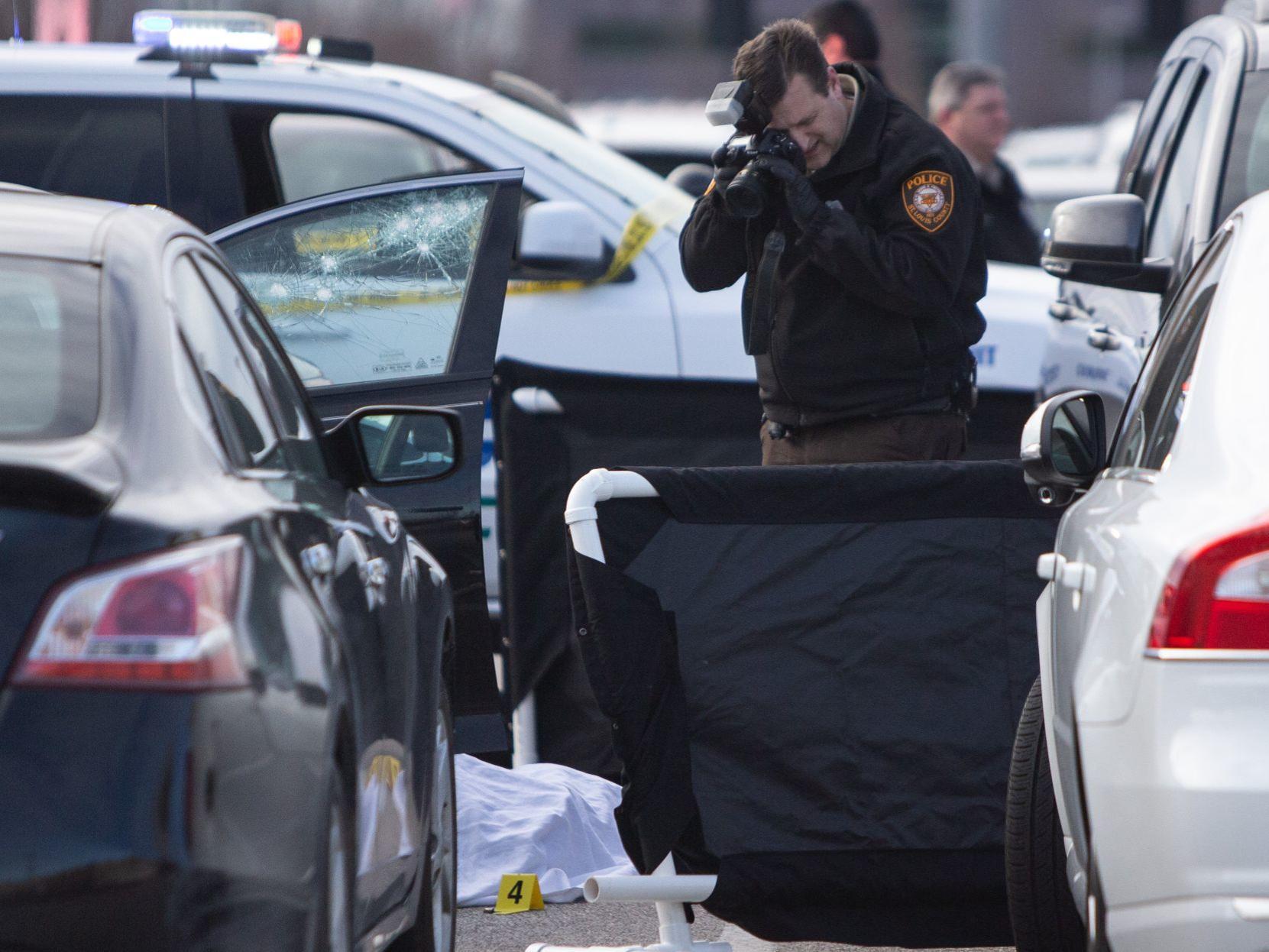 Officer Struck By Car Before Shooting And Killing Driver At Chesterfield Outlet Mall Law And Order Stltoday Com