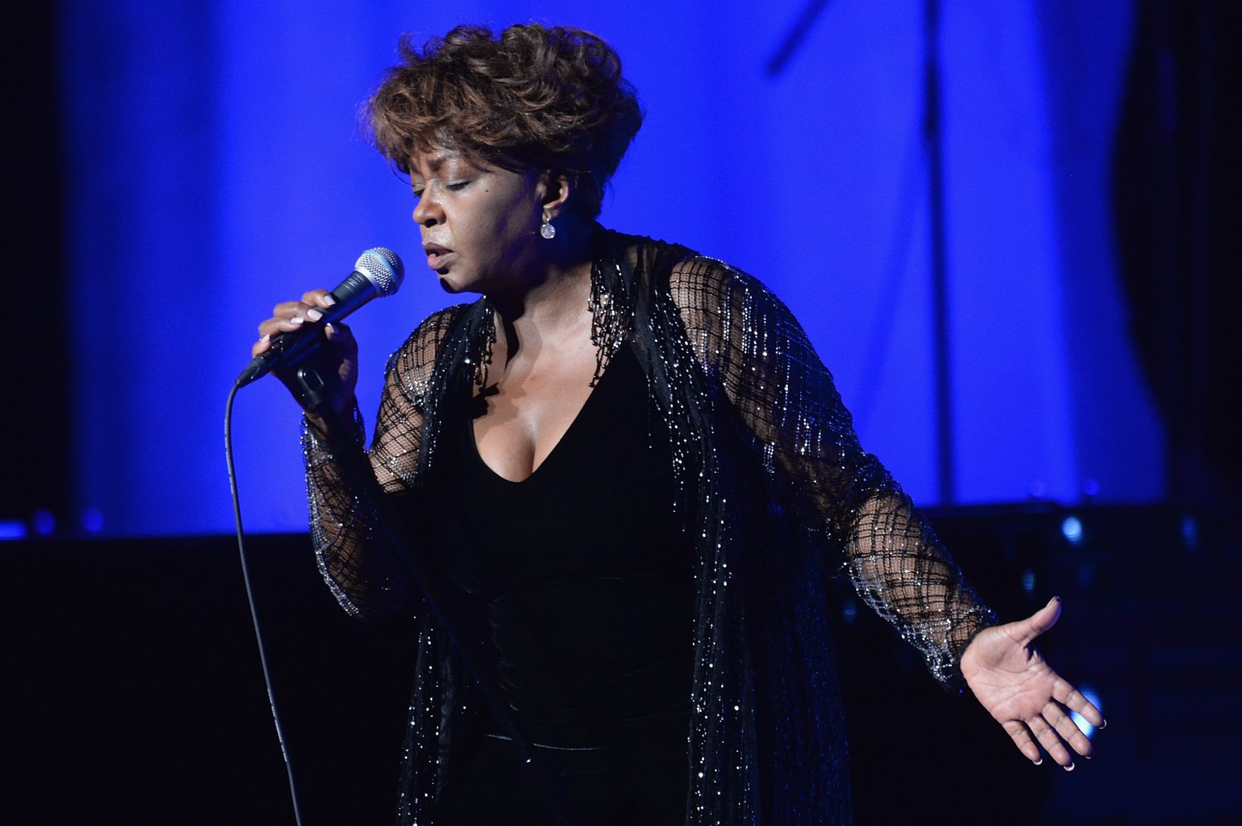 Anita Baker Delivers Finely Nostalgic Trip During Farewell Tour Stop At ...