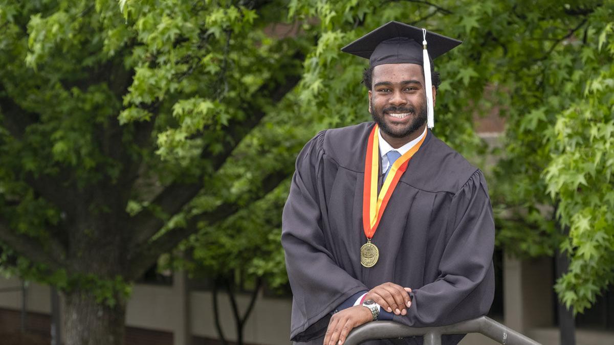 Opportunity Scholar Nick Ballenger starting vet school after completing bachelor’s degree in biology