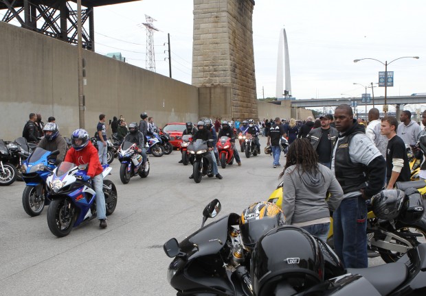 Hundreds of motorcyclists take to St. Louis roads as police keep watch ...