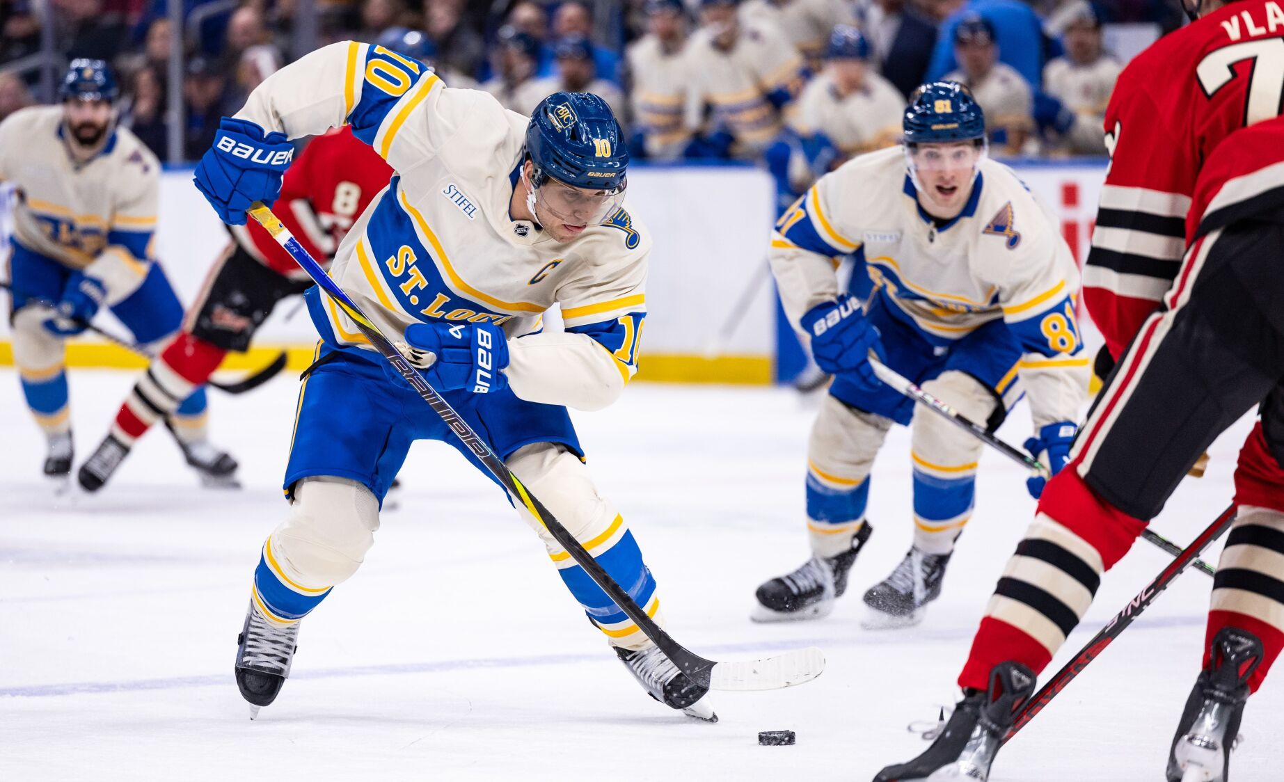 Blues take on Chicago Blackhawks