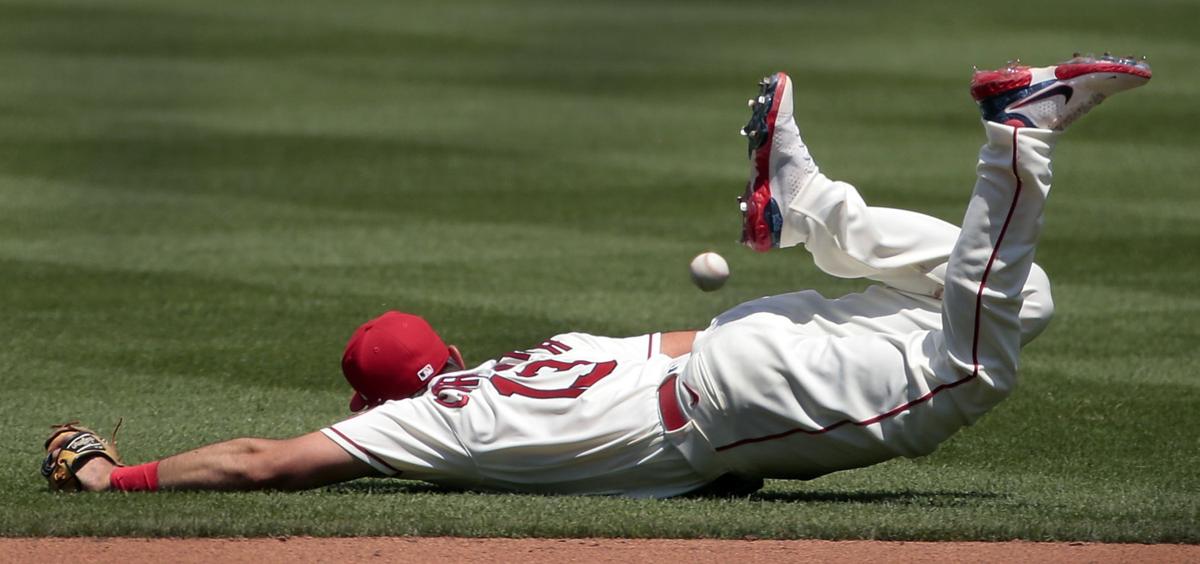 Tucker Barnhart's sliding catch, 06/13/2021