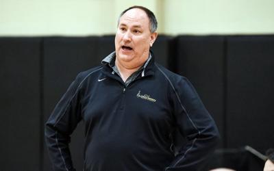 18-28-04VianneyVsMaristBVBKemp010.JPG