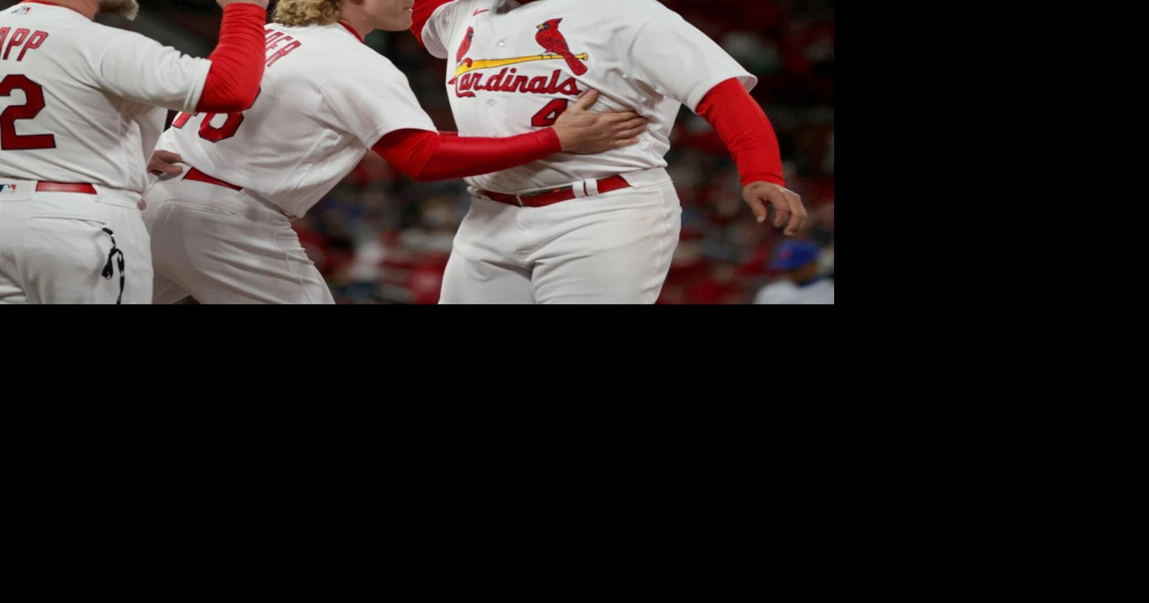 Molina extends career 1 more year with Cards