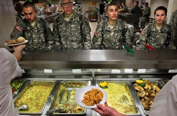 Army chow lines use color coding to promote healthy choices