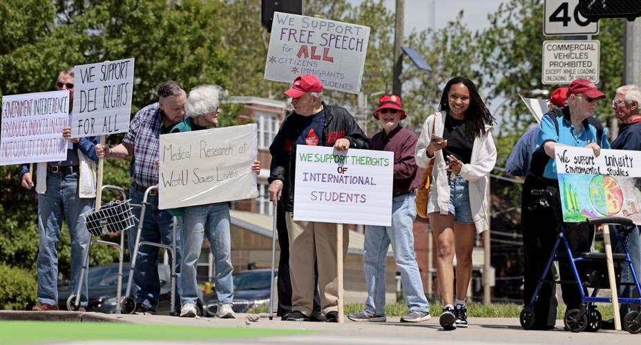 Seniors protest policies deemed anti-democratic at WashU