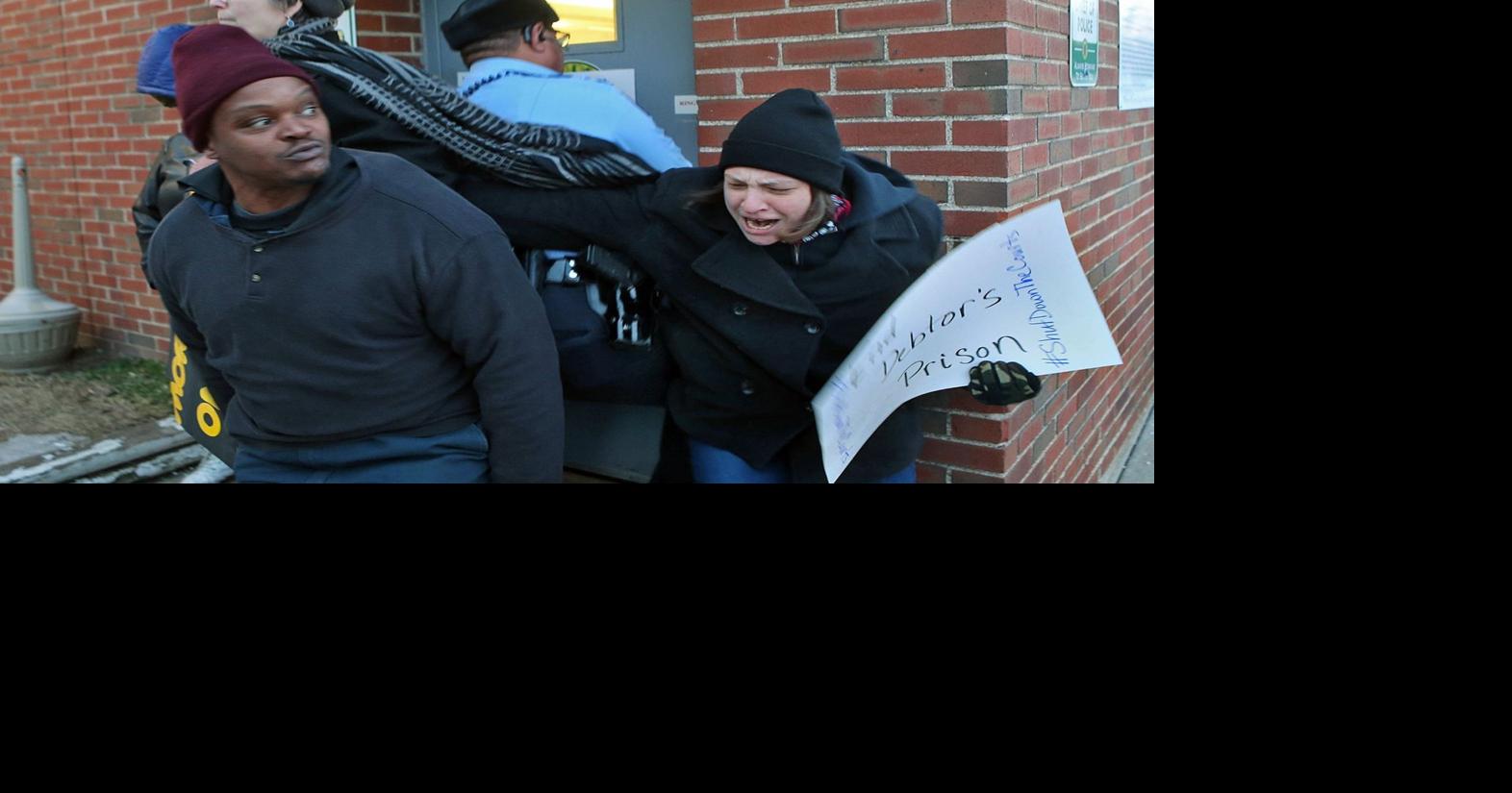 Protesters target Pine Lawn municipal court