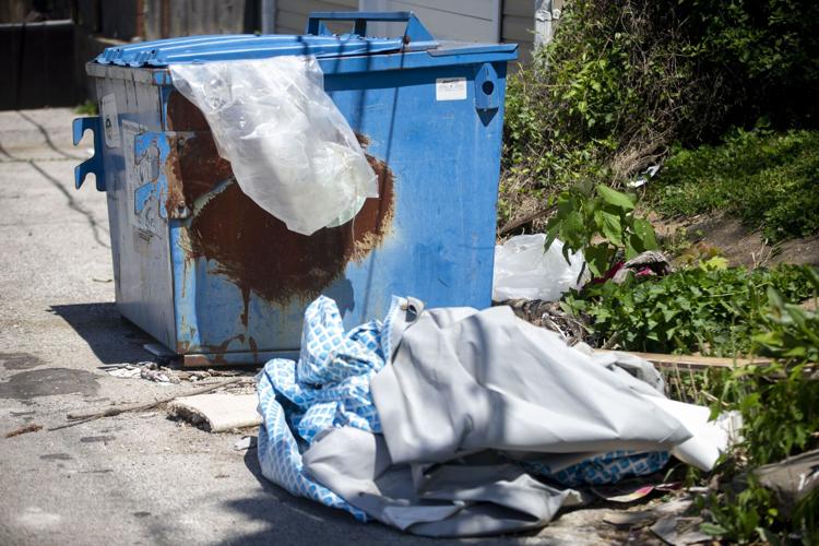 Trash litters alleys in Ӱԭ