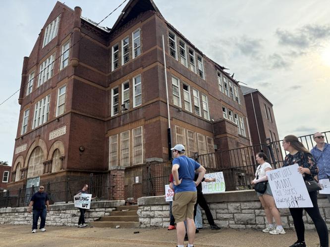 Demolition of Euclid School in north �����Ӱ�ԭ�� on track, park planned for site
