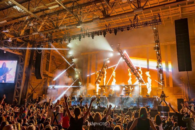 Pink Floyd tribute band El Monstero performing live