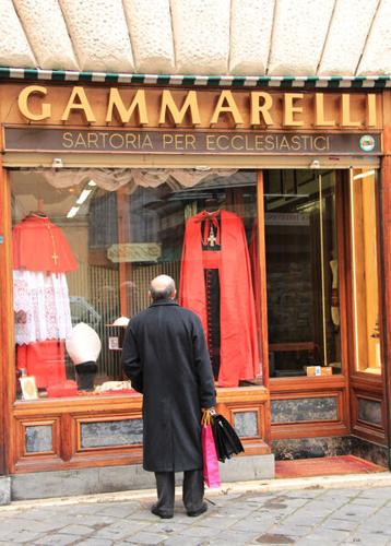lørdag rent faktisk Topmøde Rome's clergy tailors find a subdued mood under low-key Pope Francis