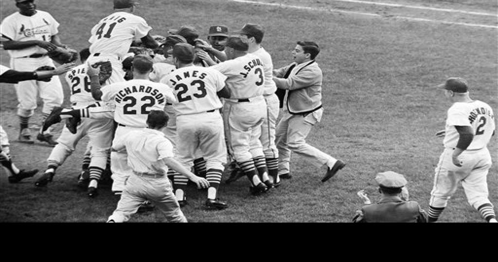 October 15, 1964: Bob Gibson pitches Cardinals to World Series
