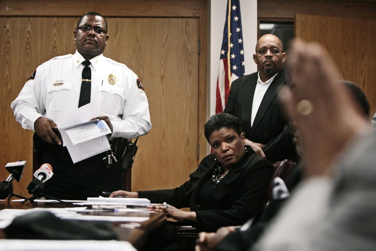 Ex-police chief in East St. Louis pleads guilty of theft, agrees to ...