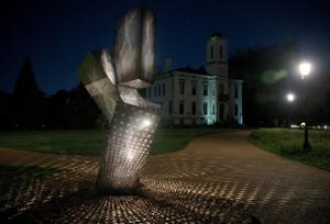 Patterns and light sculpture show at Missouri Botanical Garden