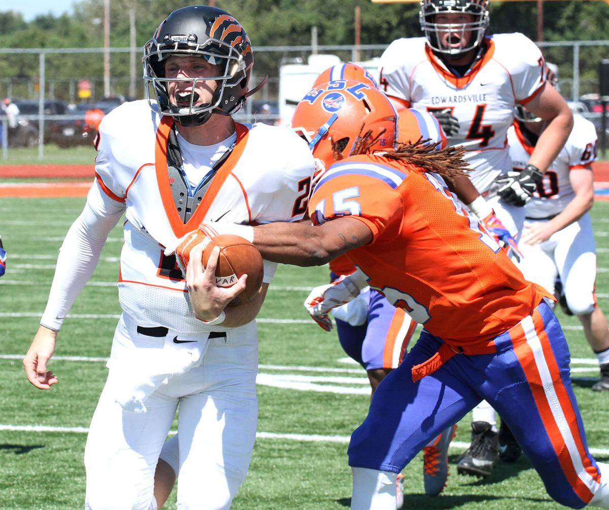 Marinko throws seven touchdown passes to lead Edwardsville over East St