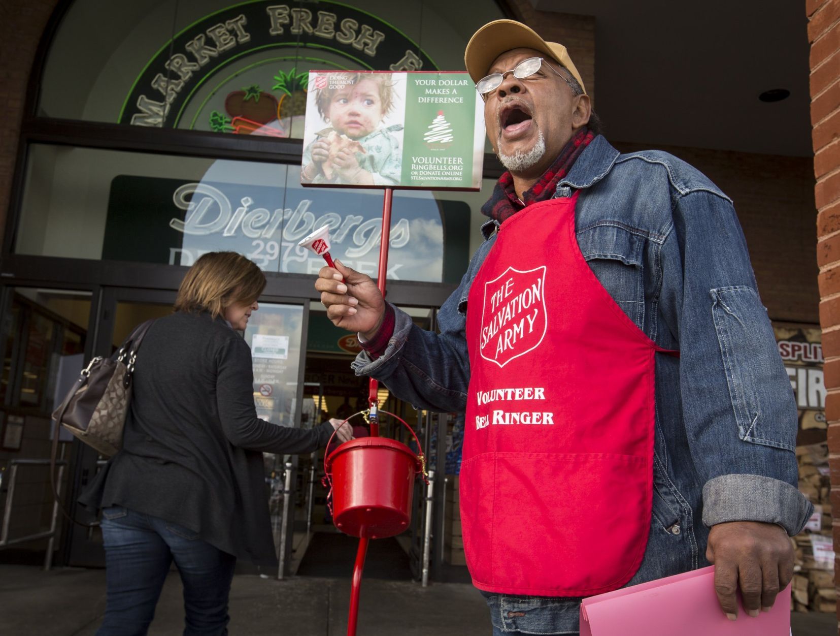 Salvation army bell outlet ringing 2019