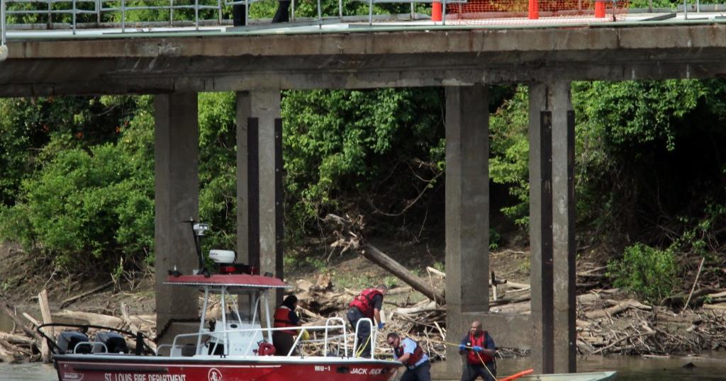 Body of ferry drowning victim pulled from Mississippi River near old ...