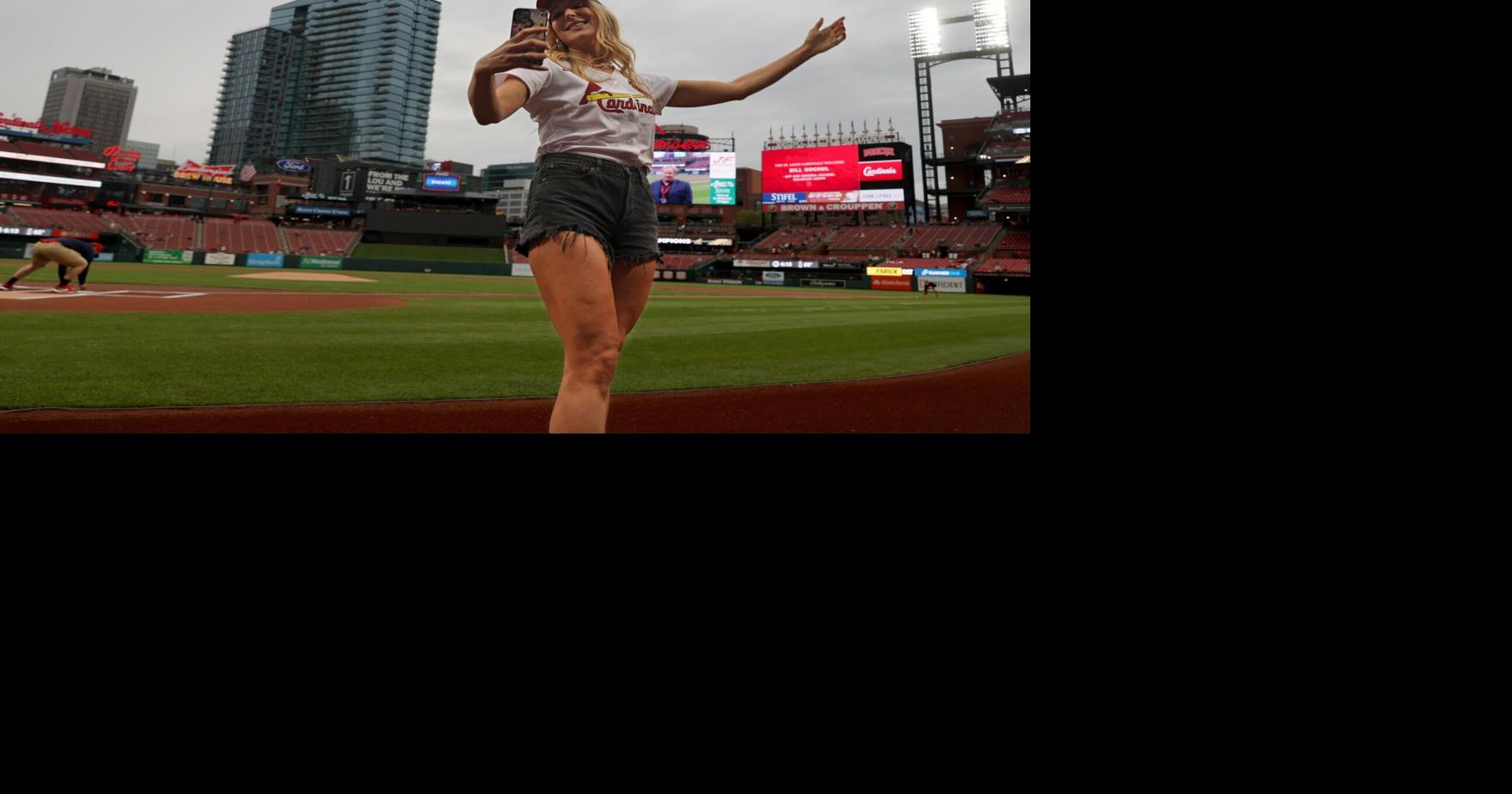 Nikki Glaser throws the first pitch at Cardinals game Thursday