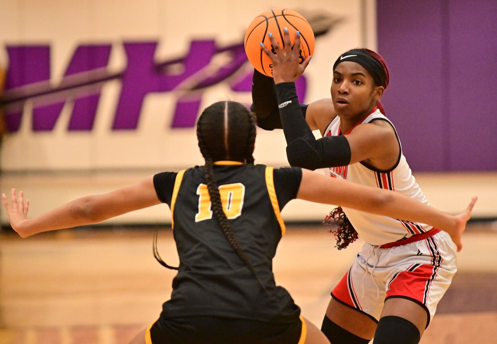 stltoday.com - Steve Overbey | Post-Dispatch - Alton's Kaylea Lacey follows in her father's footsteps on the basketball court