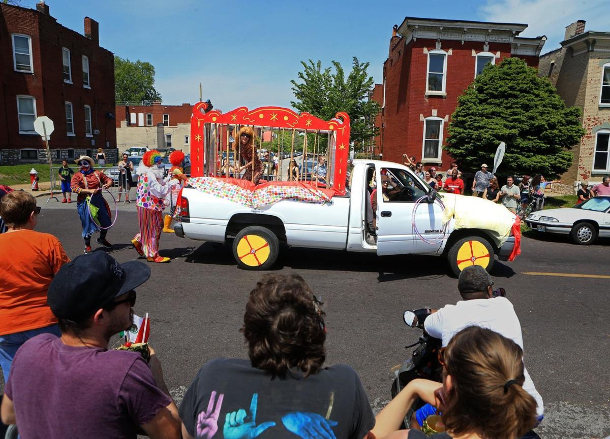Scenes from Cinco de Mayo on Cherokee Street Entertainment
