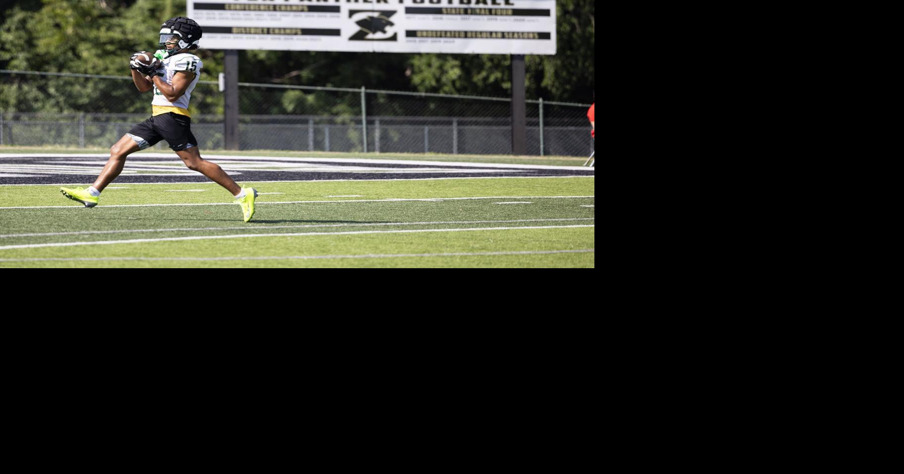 FOOTBALL RECRUITING | SUPER 30 PRESEASON COUNTDOWN Sticking with football pays dividends for Fort Zumwalt North's Nathan Howard: No. 26 Greg Uptain | Special to the Post-Dispatch