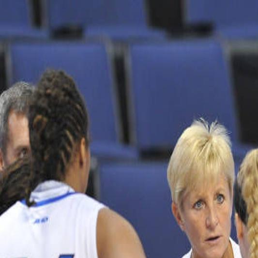 Slu Extends Contract For Women S Coach Stone Billiken Beat