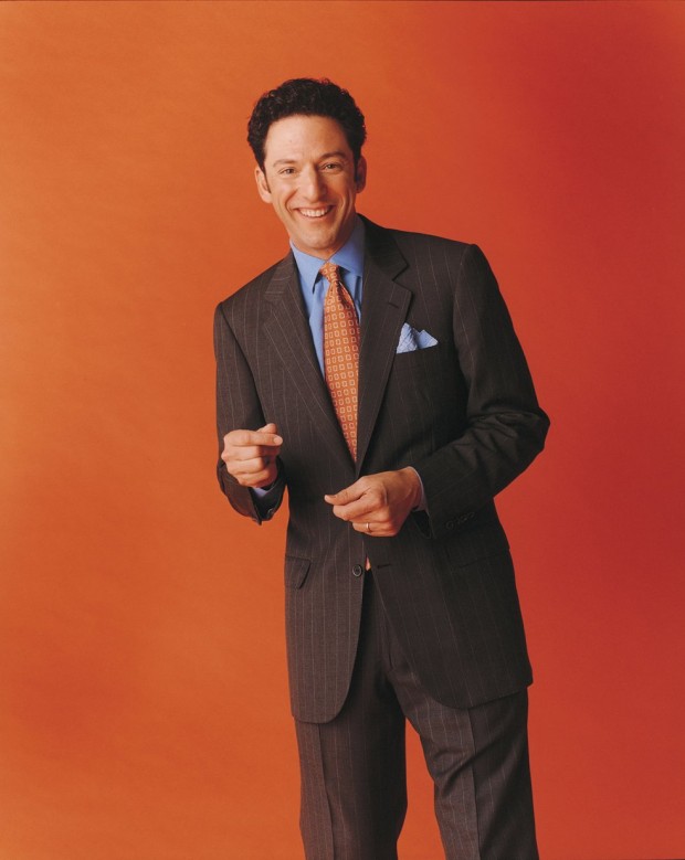 Pizzarelli just keeps on strumming — and singing : Entertainment