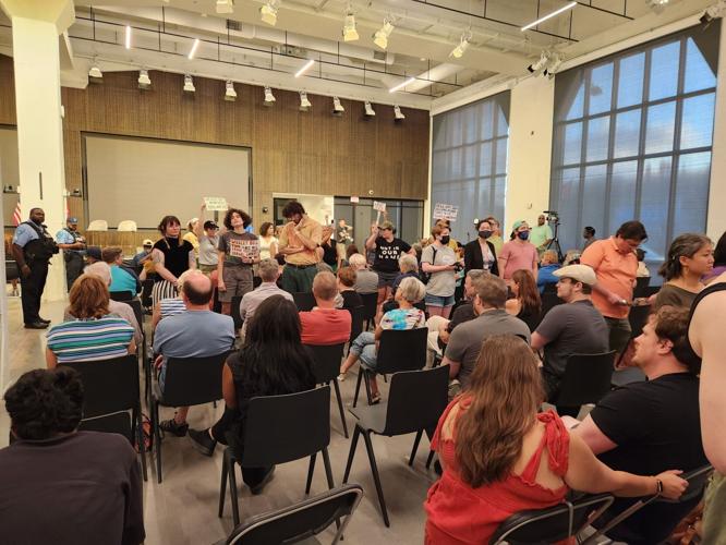 Protesters disrupt Rep. Wesley Bell town hall at Post Building in �����Ӱ�ԭ��