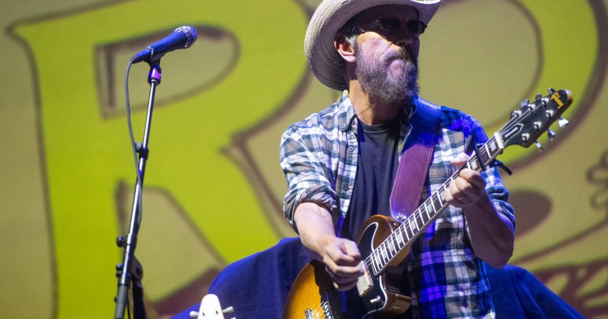 Bottle Rockets singer Brian Henneman retires from veteran St. Louis band